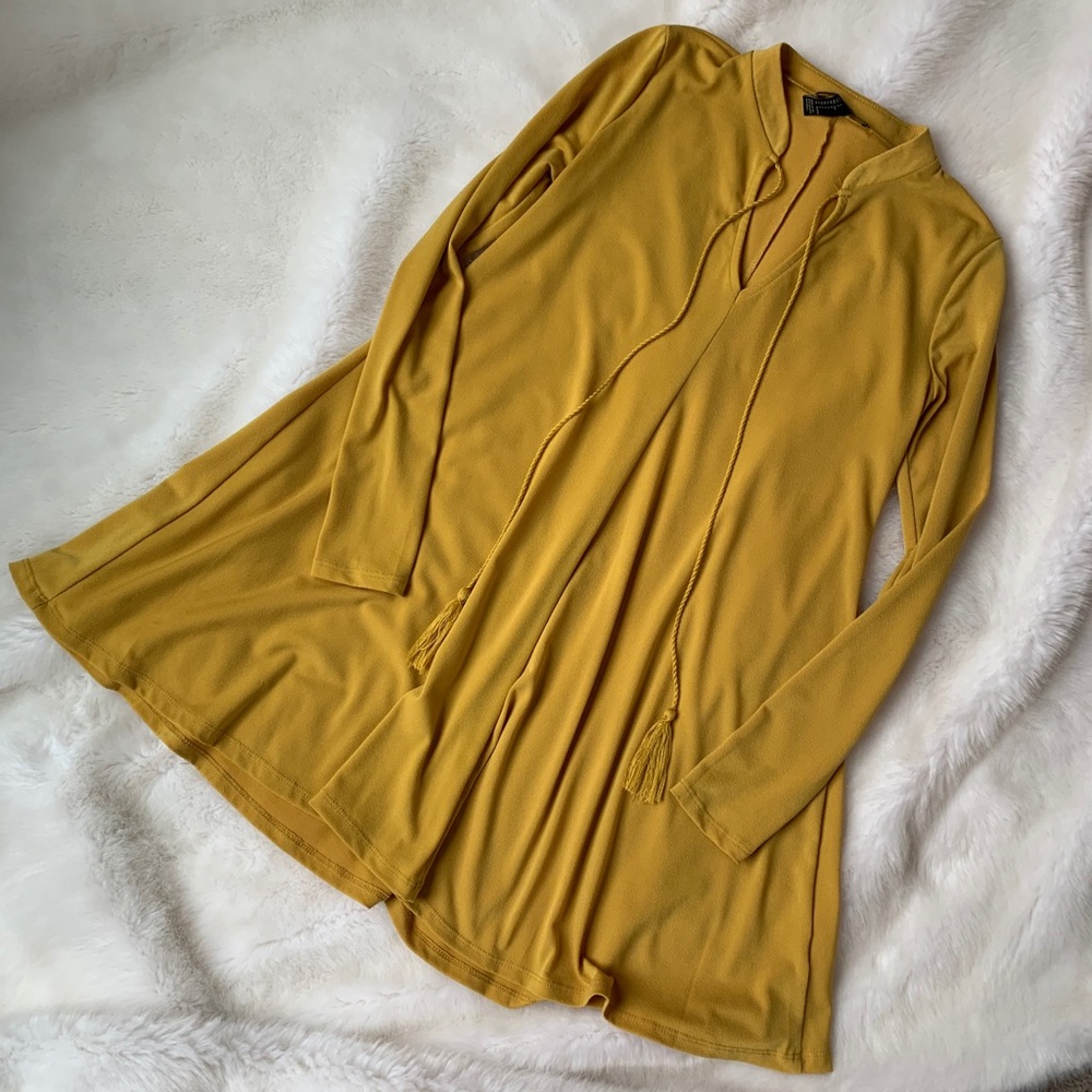 Dress - Picture 3 of 4